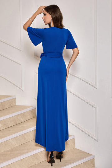 Vestido formal largo azul real con escote en V y mangas cortas